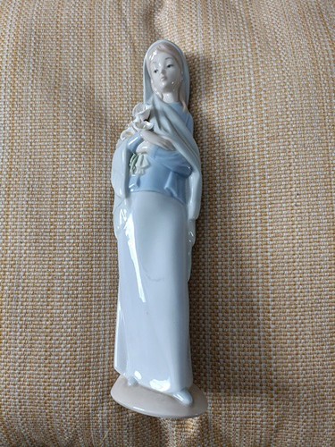 Lladro figurine girl with - figurine,