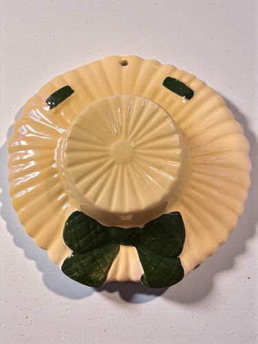 Vintage ceramic bonnet shaped - vintage, bonnet-shaped