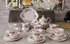 Beautiful 21 Piece Royal Albert Lavender Rose tea set + Extra Piece