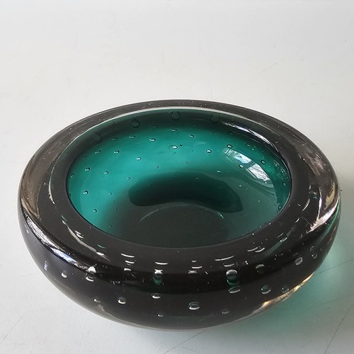 Green murano controlled bubble - controlled,