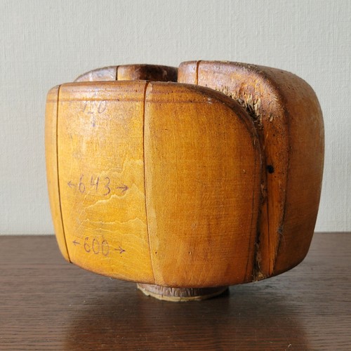 Men hat block with stand - men’s,