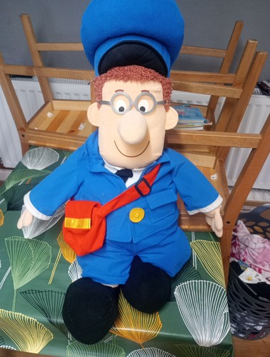 Postman pat jess the cat - &,