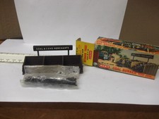 MERIT RAILWAY ACCESSORIES - GOOD BOX - COAL BUNKER WITH SEALED BAG OF COAL