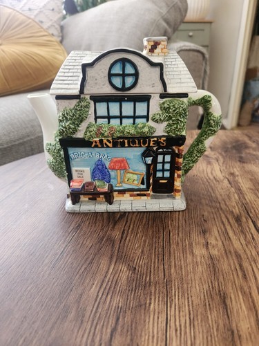The village collectables annie - collectables,