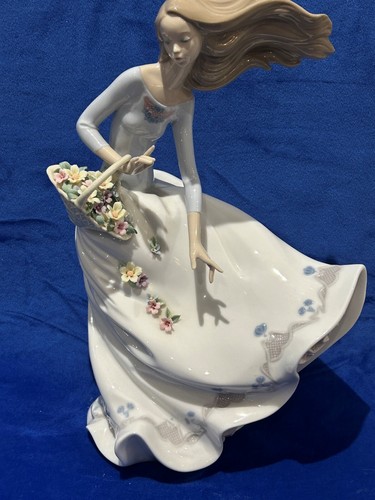 Vintage lladro figurine petals - lladro,