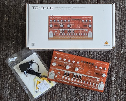 Behringer analog bass - td-3-tg,
