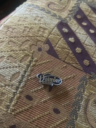 Daimler vintage enamel - vintage, pin