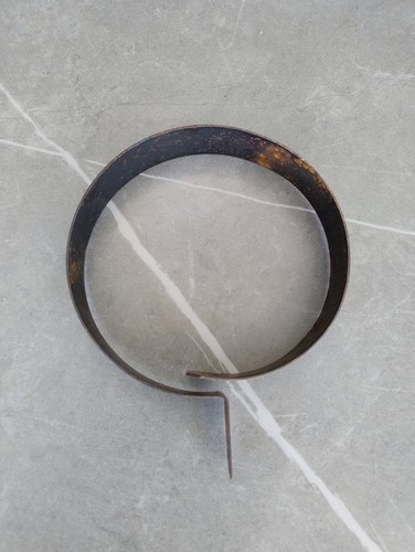 Servants bell springs - ,