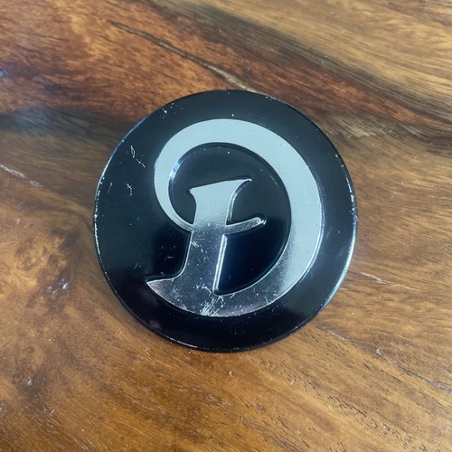 Daimler hub cap badge - cap,