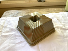 Nordic Ware Gold Cast Aluminum Bundt Squared Pan 10 Cup