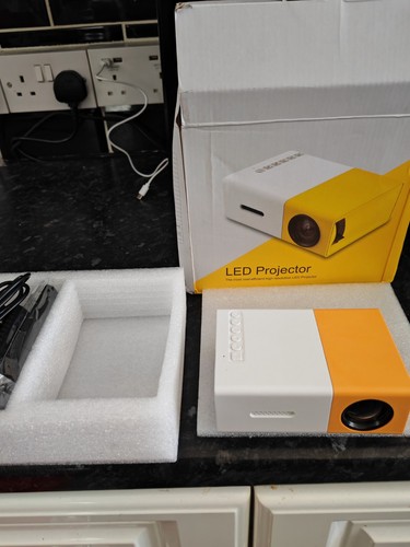 Min hdmi projector - hdmi,
