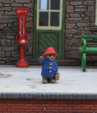 OSBF198 OO Gauge 1:76 Paddington Painted Figure