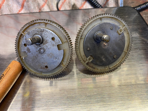 Lucas degree wiper motor - 90,