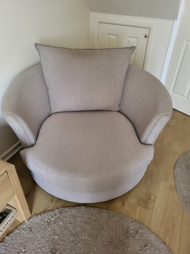 Dfs owen swivel chair oyster - owen,