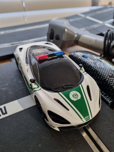Scalextric mclaren 720s police - scalextric,