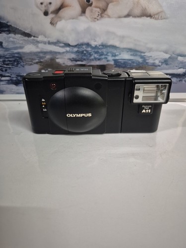 Olympus xa2 with - a11, flash