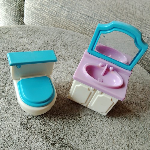 Vintage little tikes dolls - ,