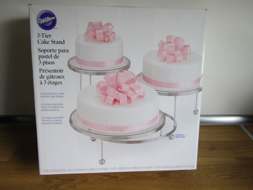 Wilton tier cake stand - 3,