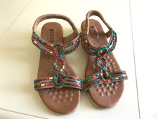PAVERS SANDALS WITH BEADED