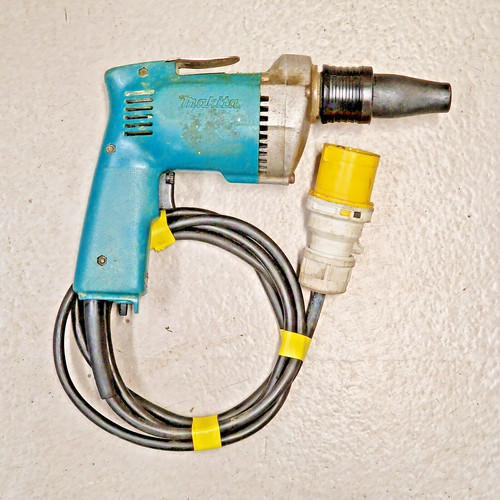 Tek gun 110v makita - tek, 6802bv