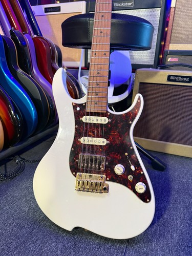 Vola guitars jrm julien - guitars,