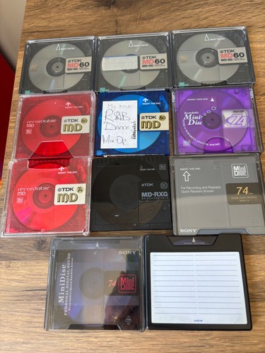Mixed lot minidiscs - mixed, 11
