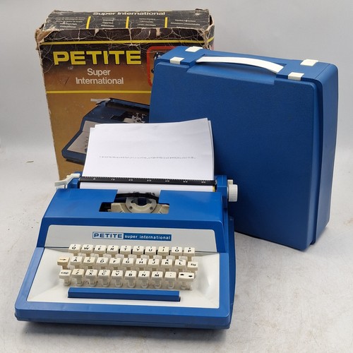 Petite super international - petite,