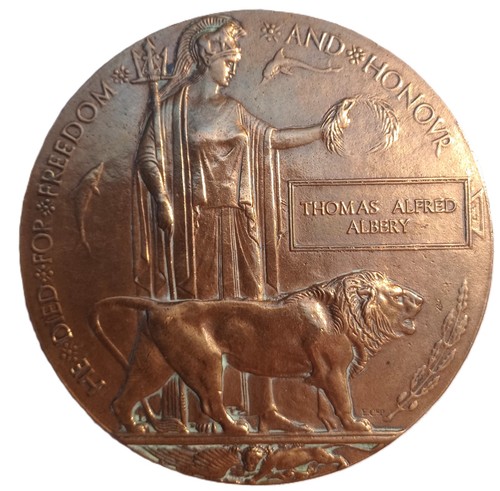 Memorial plaque ww1 - to, thomas