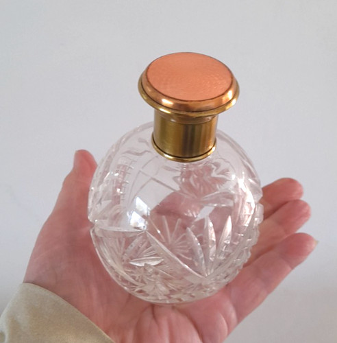 Lovely quality vintage pale - lovely,