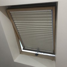 CREAM BLACKOUT SKYLIGHT