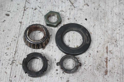 Steering head bearing disc