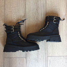 Zara Womens Black Lace Up Chunky Sole Boots Size 6 EU 39