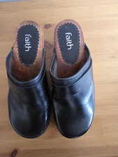 Faith Women's Leather Wooden