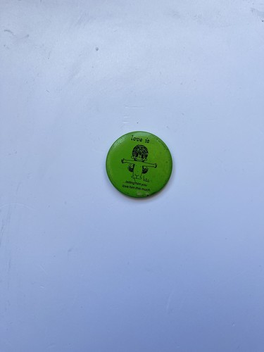 Love pin badge - love, (1973