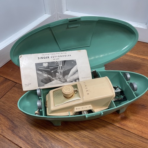 Singer button buttonholer - button,