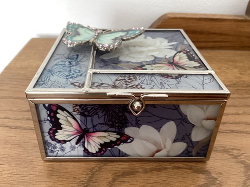 Butterfly design glass - butterfly, design,