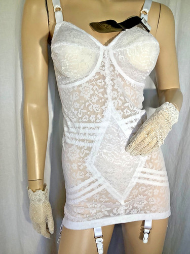 Rago vintage full - open, girdle