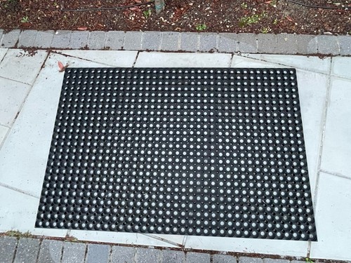 Rubber grass mat 100cm - rubber,