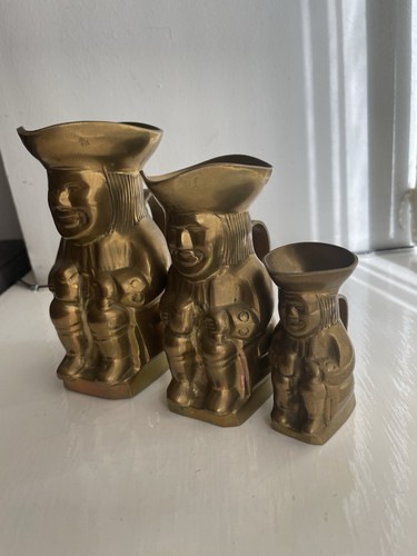 Brass toby jugs - brass, x