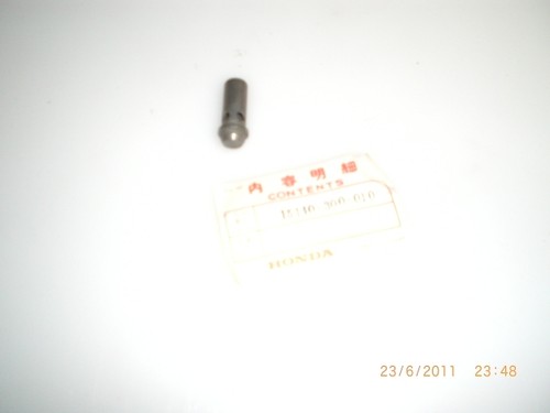 Honda 750 four k6 - four, piston