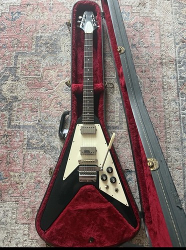 Gibson flying 1982 - gibson,