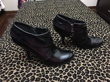 Bcbg Derry Black Booties 6 1/2