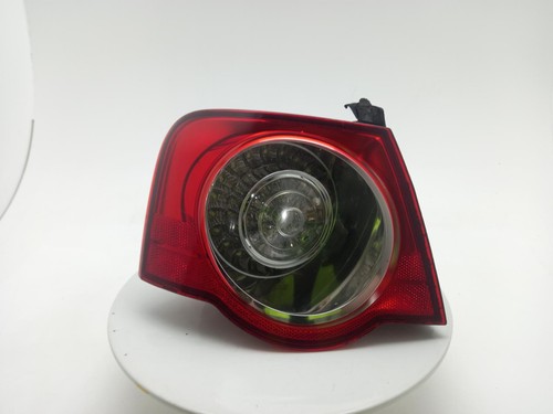 Volkswagen passat tail light - volkswagen,
