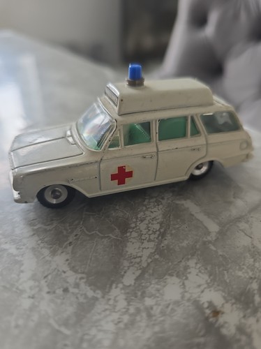 Dinky toys victor white - dinky,