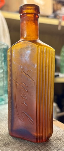 Rare 1915 amber poison bottle - rare,