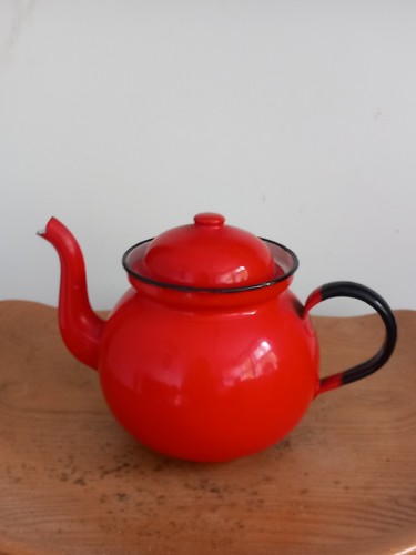 Vintage red enamel - red,