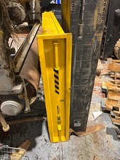 Van Vault, yellow, slim slider