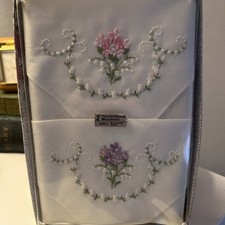Vintage Ladies Hankerchiefs Set Of Two In Original Box