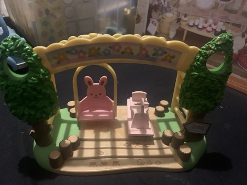 Sylvanian families nursery - families,