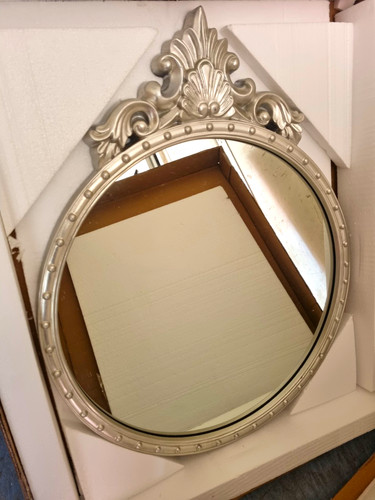Ornate crest round - ornate,